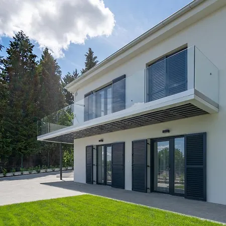 Rózsabors Bed & Breakfast 3*